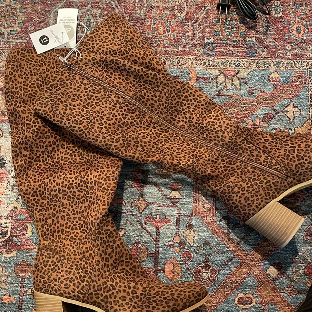 *WIDE CALF BOOTS